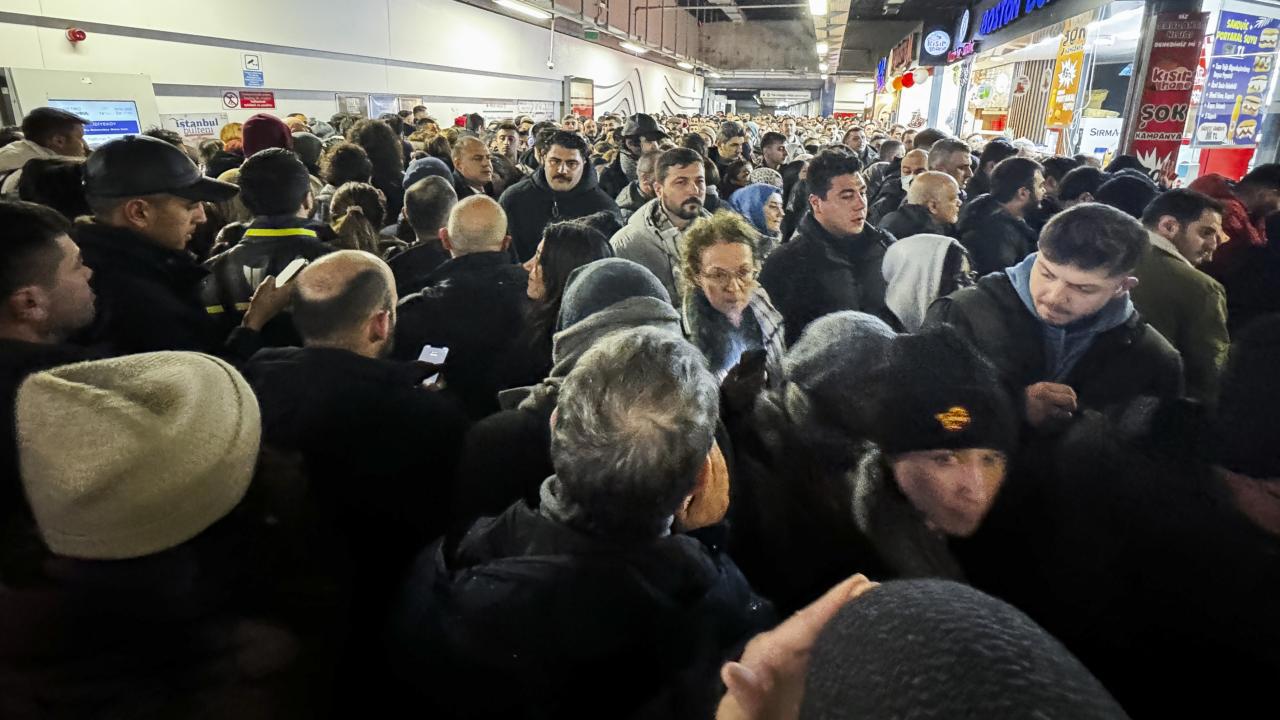 İstanbul'da Kar Yağışı Yoğunlaşıyor!